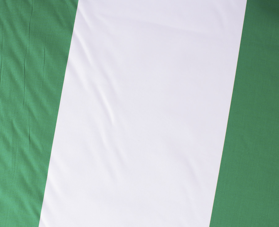 Bandera de Andalucía por metros