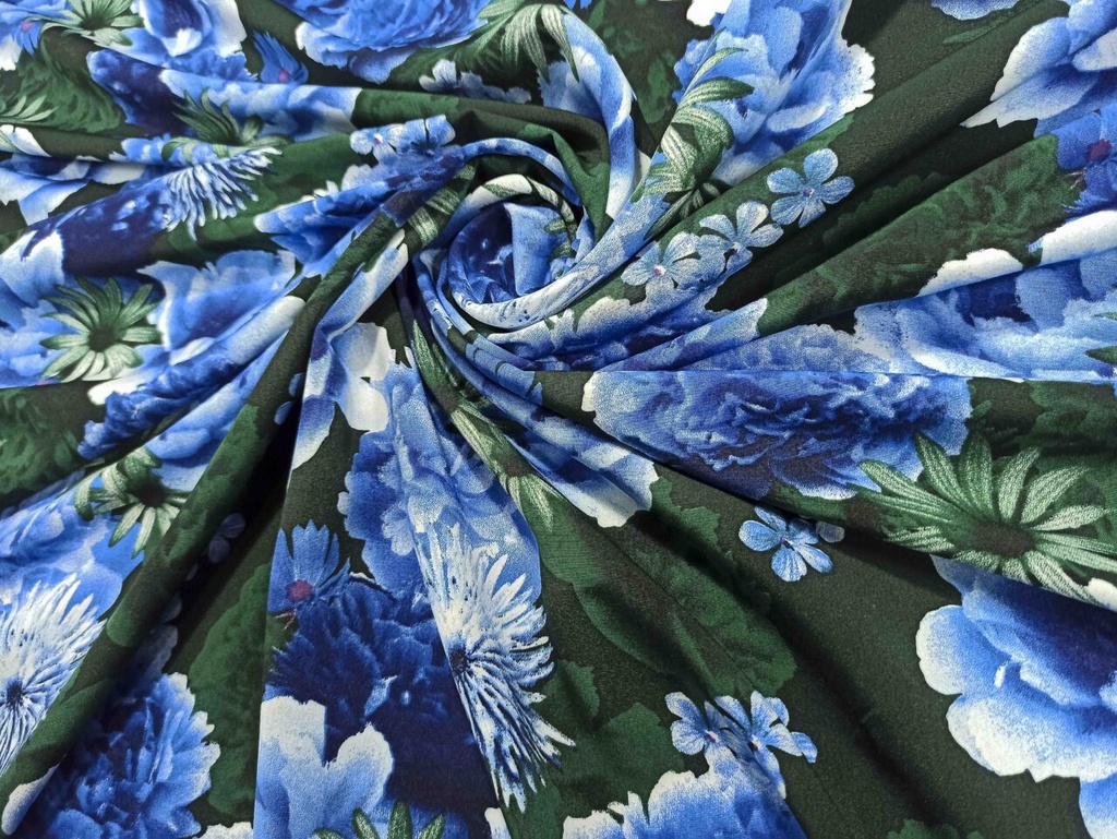 Crespón estampado con flores azules