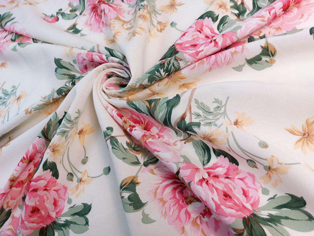 Strech fondo crudo estampado flores