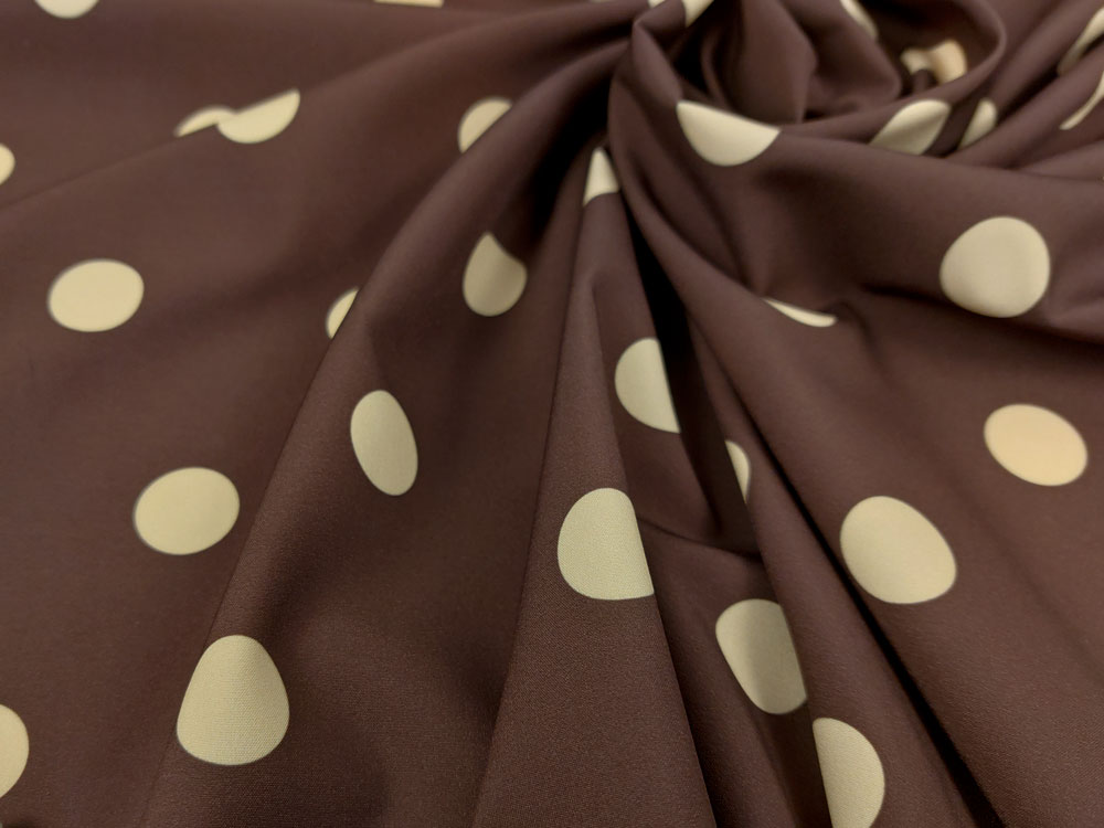 Martina fondo chocolate lunar color