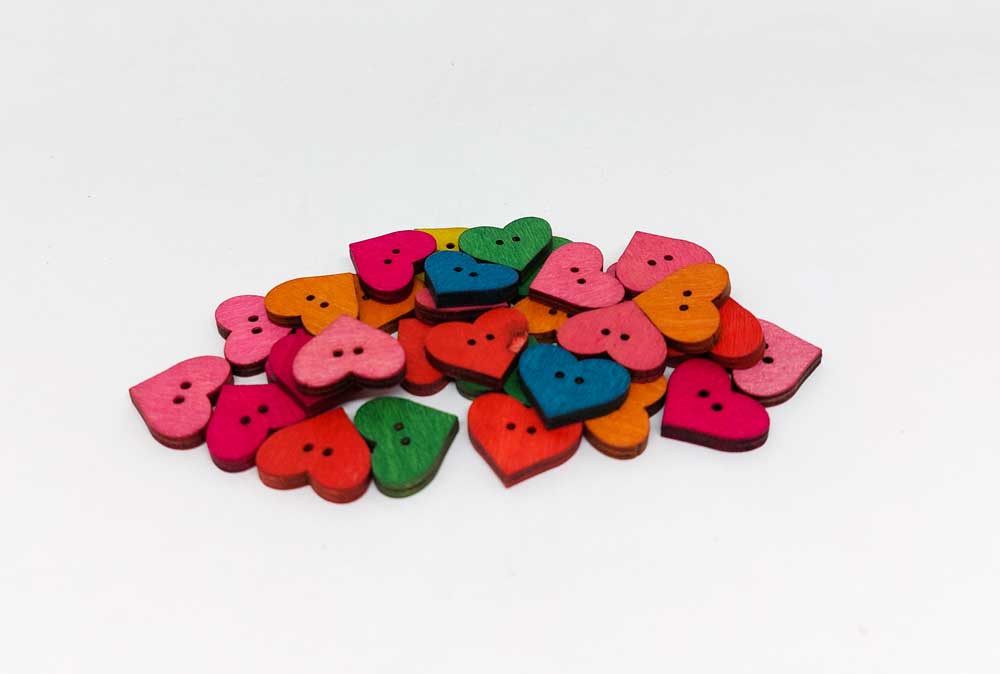 Botón madera corazón colores