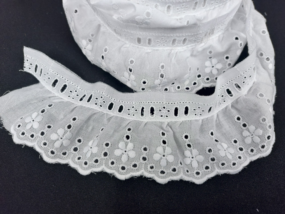 Tira bordada con pasacinta flor 6 cm