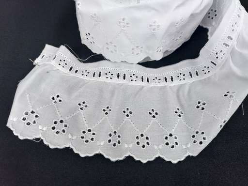 Tira bordada con pasacinta círculos flor 8,5 cm